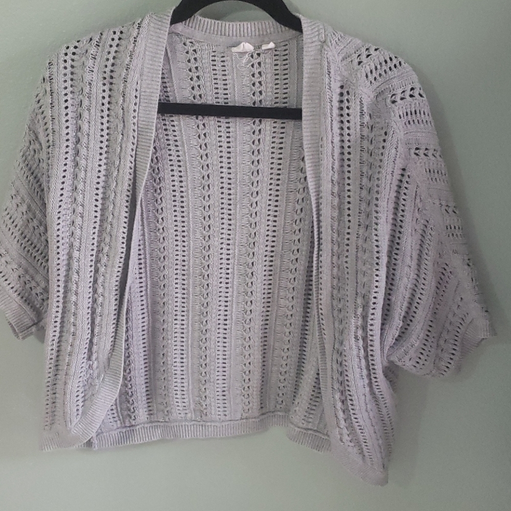 Grey cropped short sleeve sweater